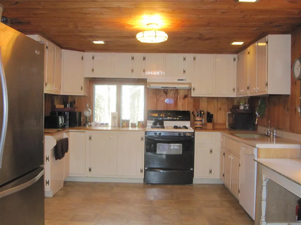 83 Mountain View Road Putney VT 05346