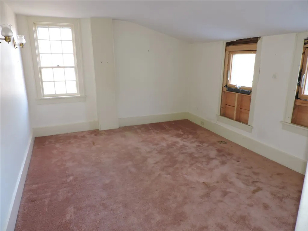 1050 Murray Hill Road Hill NH 03243-3246
