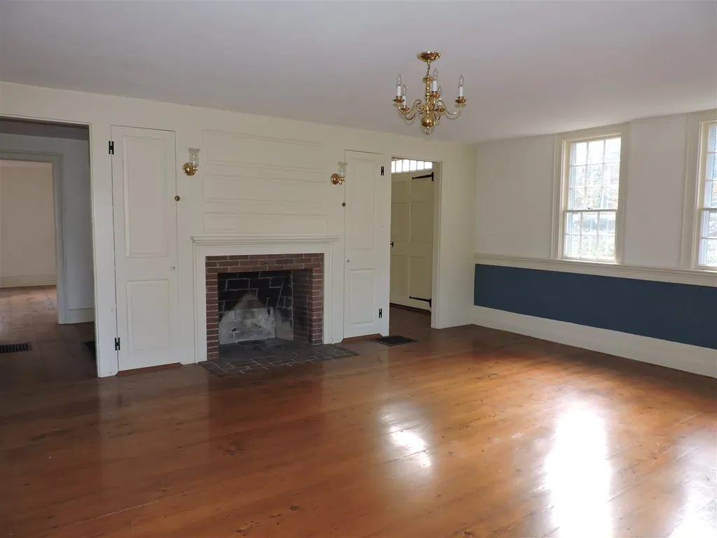 1050 Murray Hill Road Hill NH 03243-3246