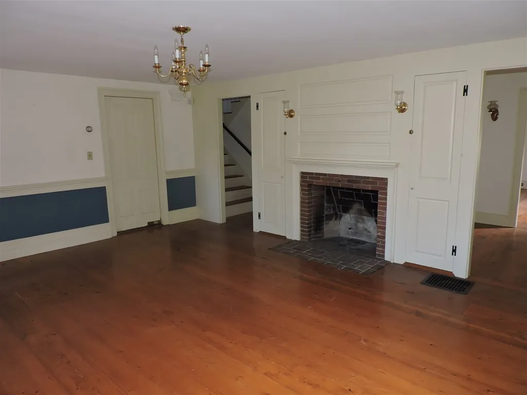 1050 Murray Hill Road Hill NH 03243-3246