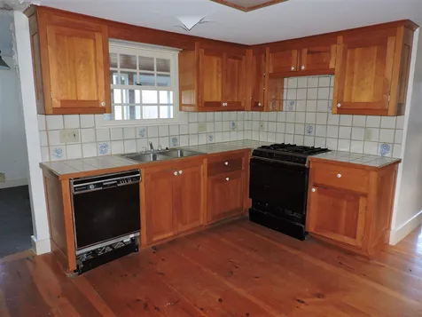 1050 Murray Hill Road Hill NH 03243-3246