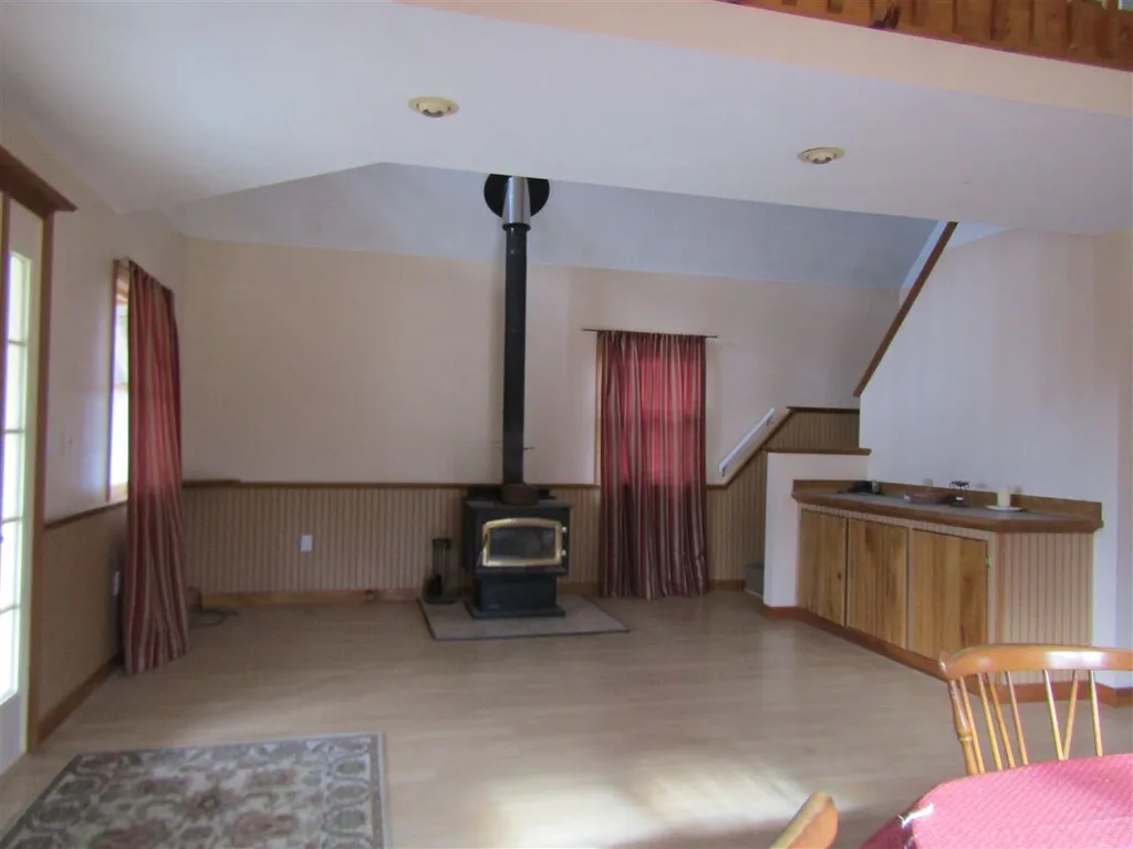 31 Mackinnon Road Colebrook NH 03576
