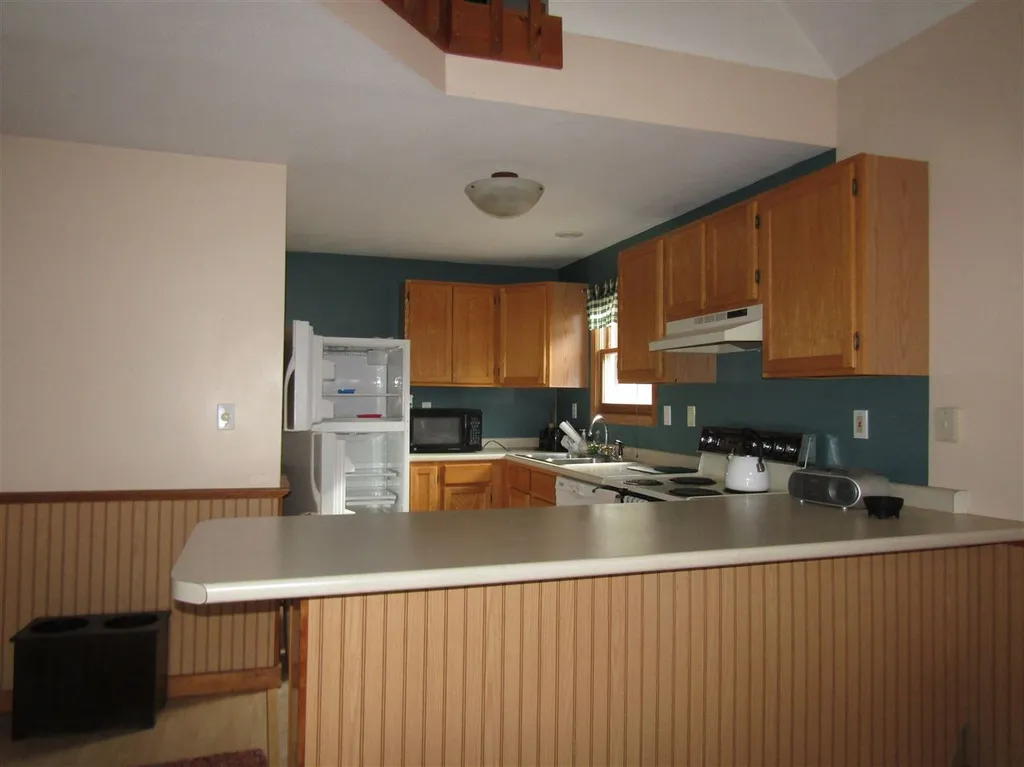 31 Mackinnon Road Colebrook NH 03576