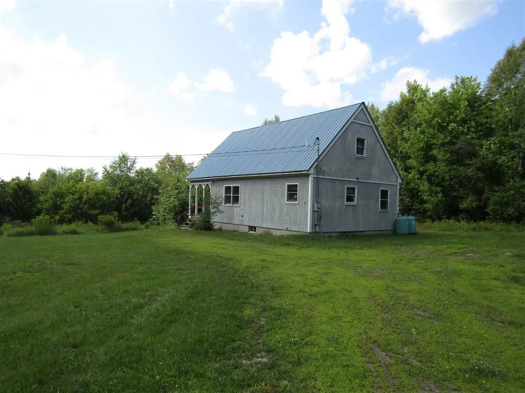 31 Mackinnon Road Colebrook NH 03576