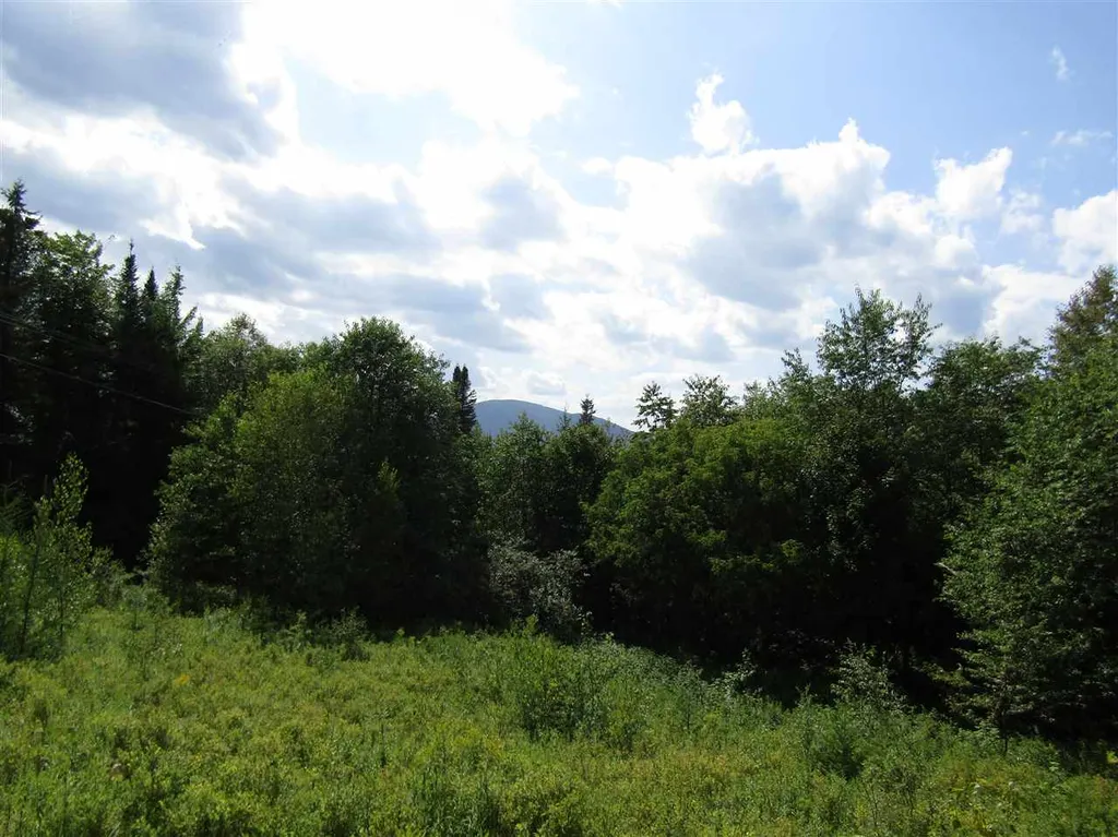 31 Mackinnon Road Colebrook NH 03576