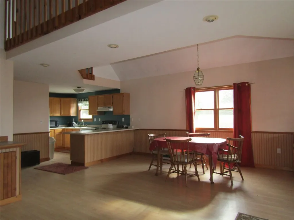 31 Mackinnon Road Colebrook NH 03576