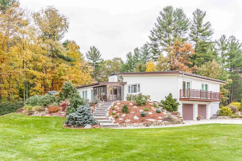 4 Oakwood Lane Hollis NH 03049