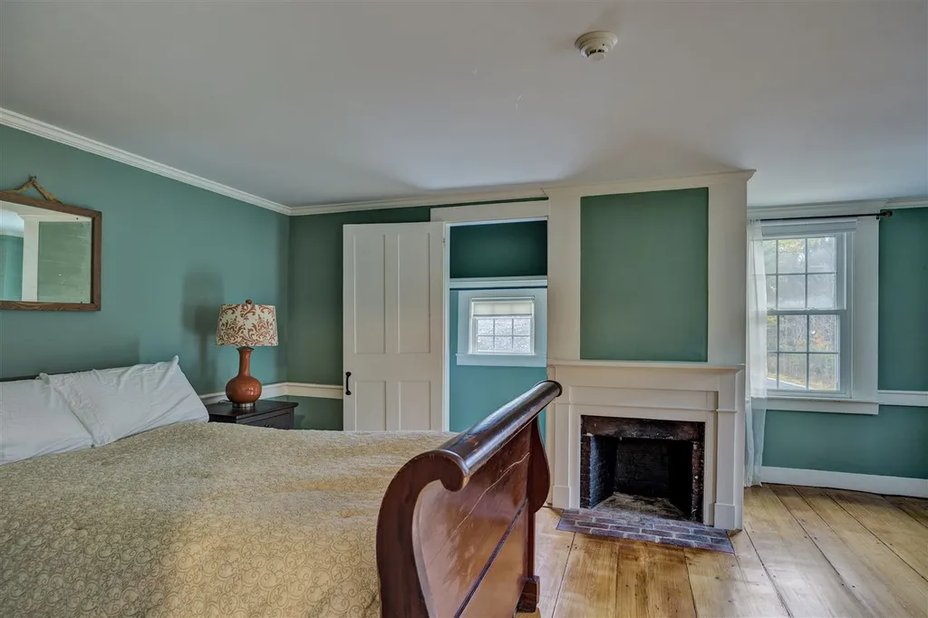 161 Shaker Street New London NH 03257