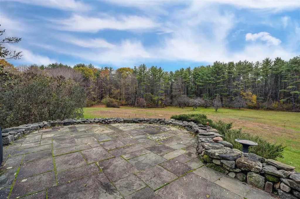 161 Shaker Street New London NH 03257