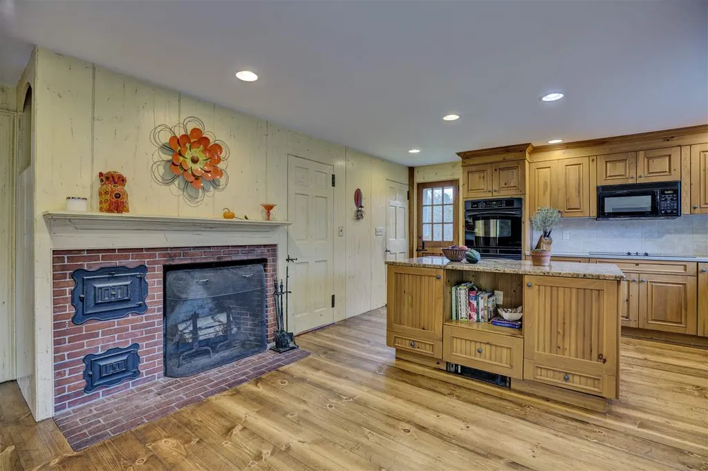 161 Shaker Street New London NH 03257