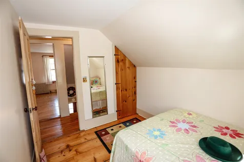 11 Lower Main Street Sunapee NH 03782