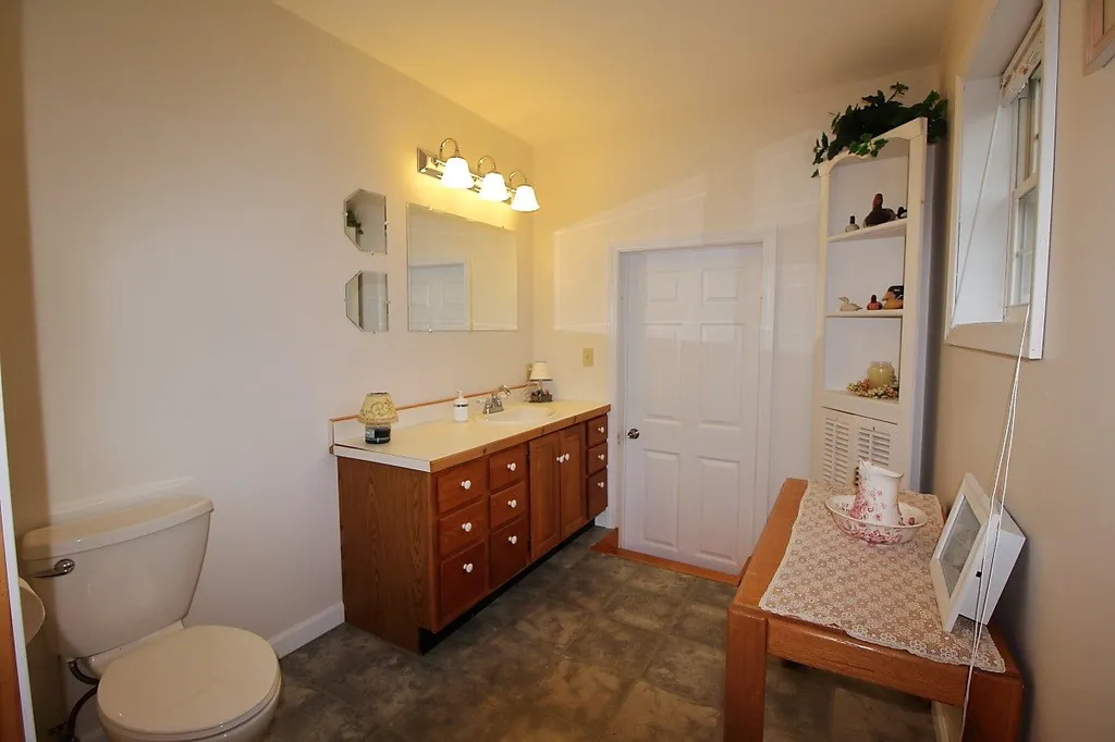 1447 West Shore Road Isle La Motte VT 05463
