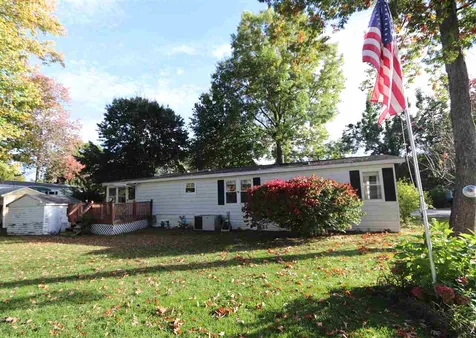 82 Elm Court Seabrook NH 03874