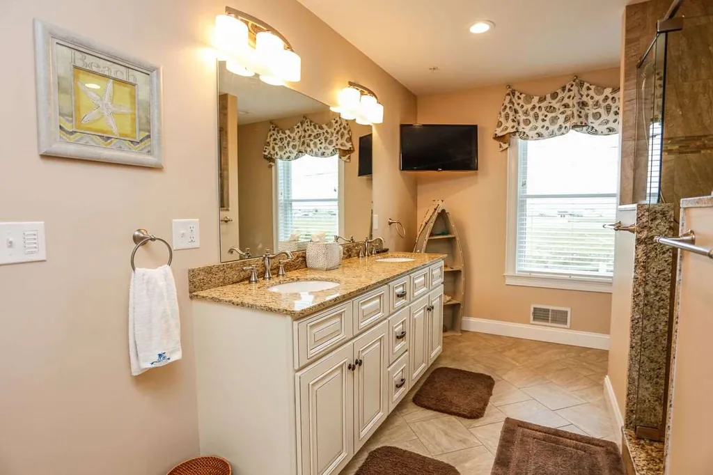 29 Epping Avenue Hampton NH 03842
