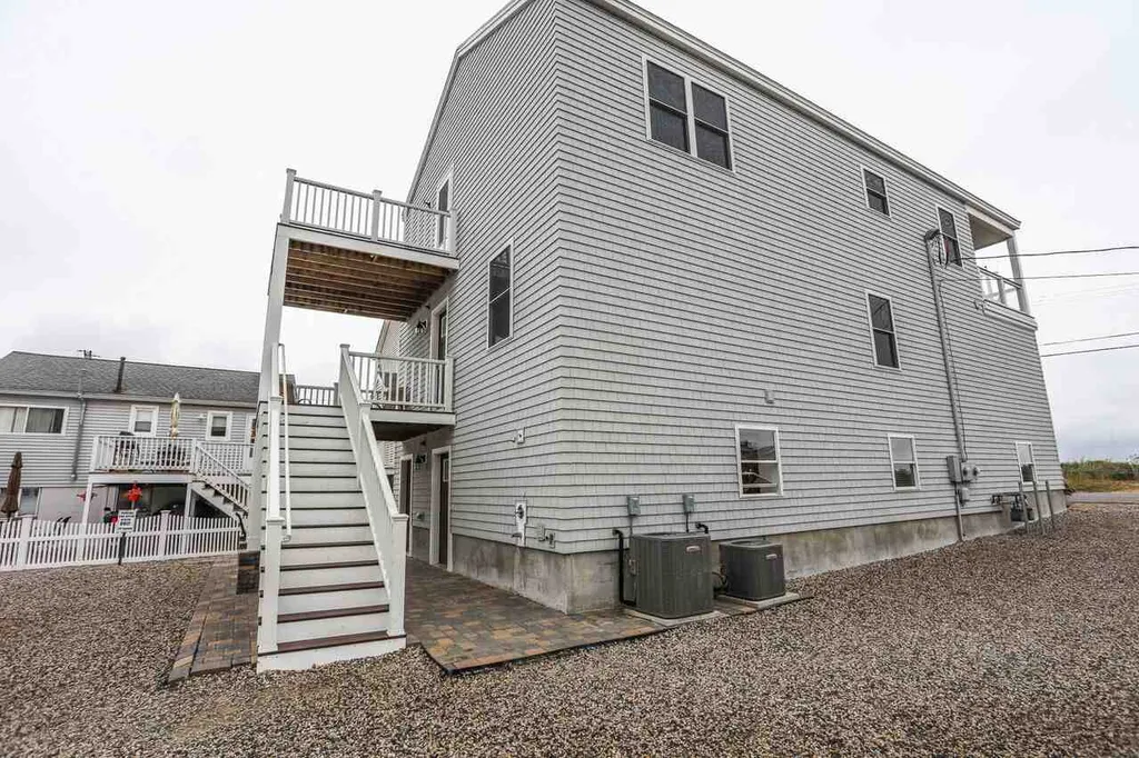 29 Epping Avenue Hampton NH 03842