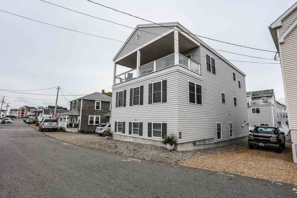 29 Epping Avenue Hampton NH 03842