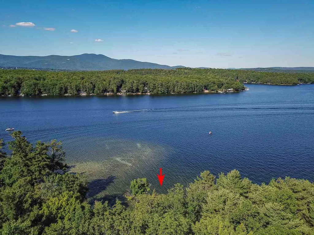 Leeward Shores Road Moultonborough NH 03254
