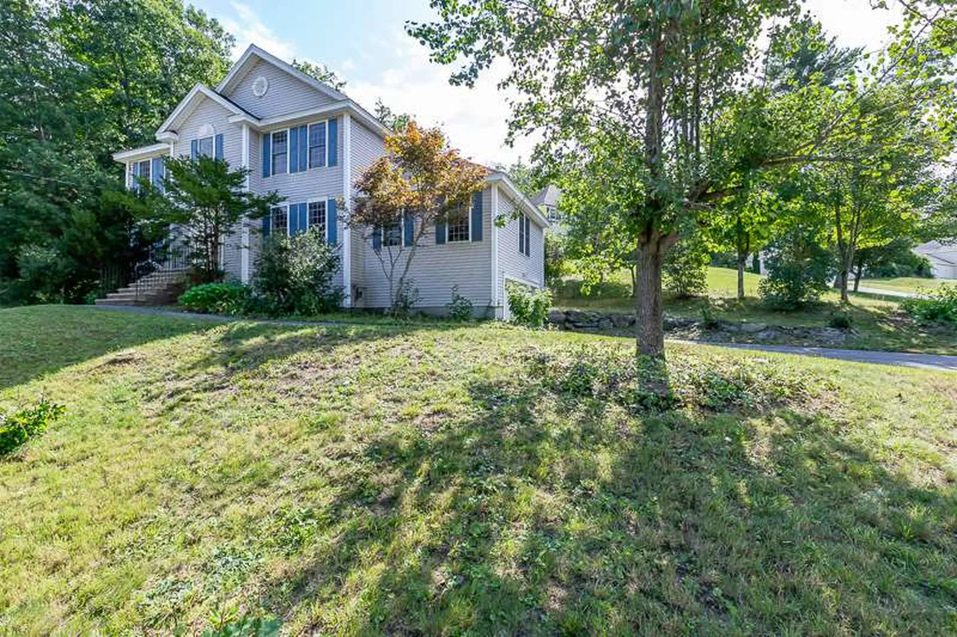 26 White Oak Drive Nashua NH 03063