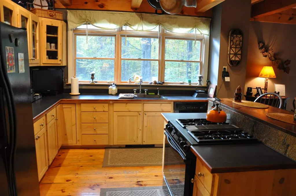 109 Peckham Lane Dorset VT 05251