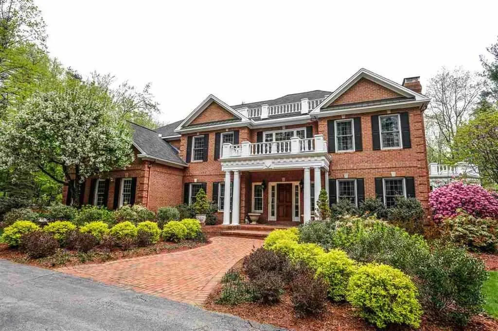 49 Perry Road Bedford NH 03110