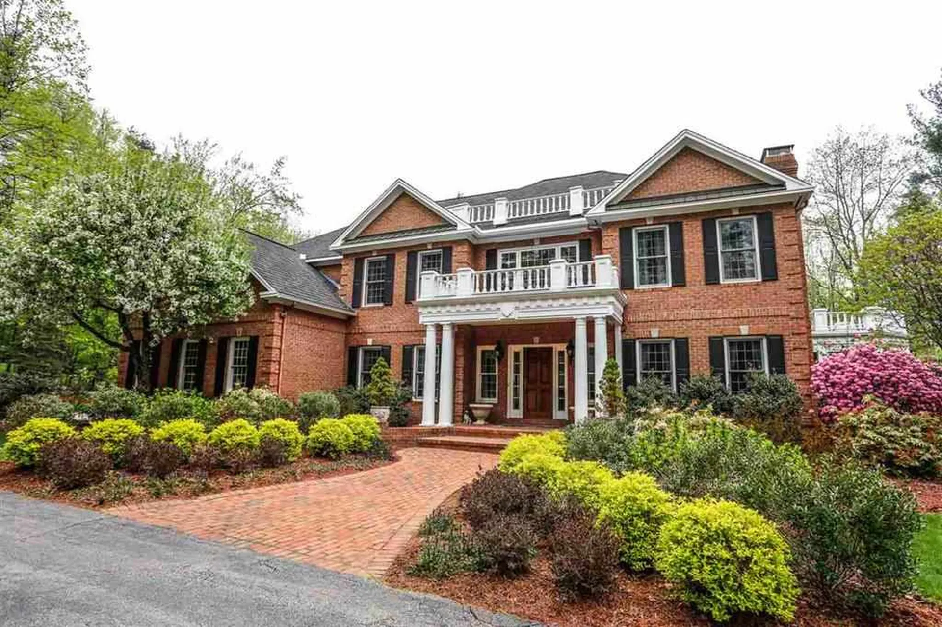 49 Perry Road Bedford NH 03110