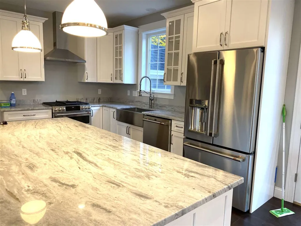 4 Barbaras Way Stratham NH 03885