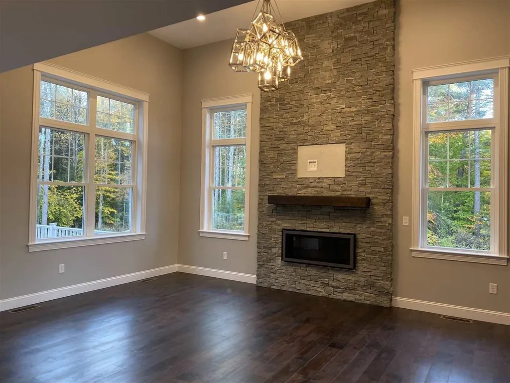 4 Barbaras Way Stratham NH 03885
