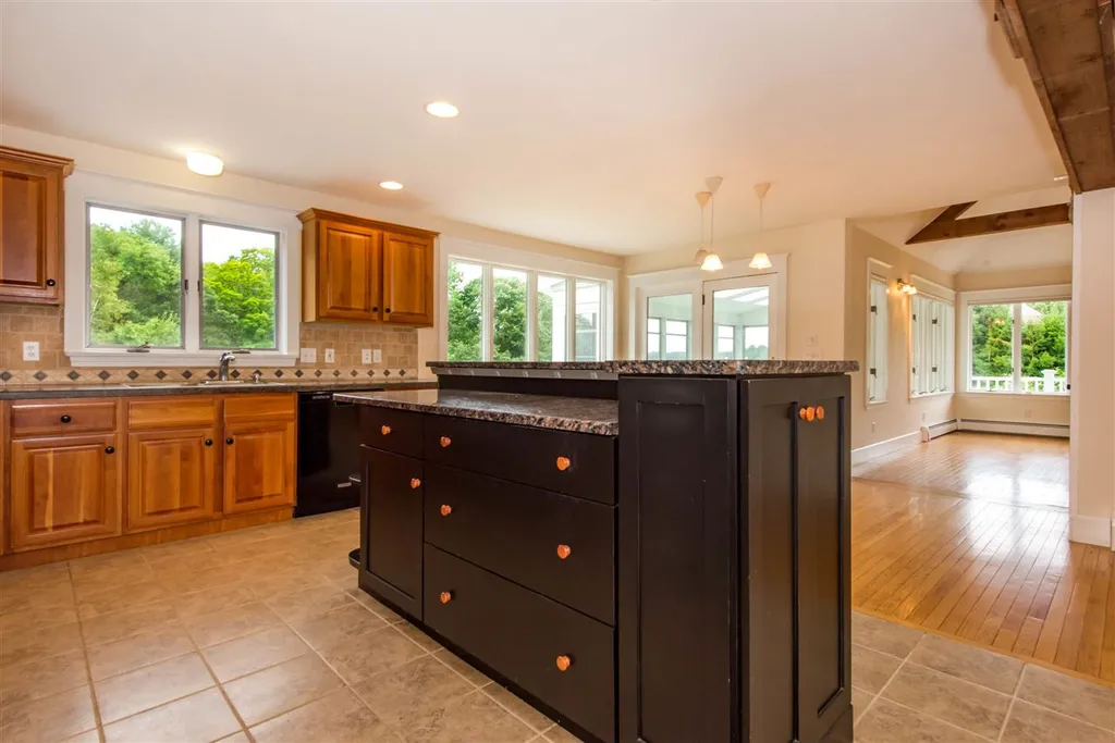 11 Hartley Farm Lane Kittery ME 03904