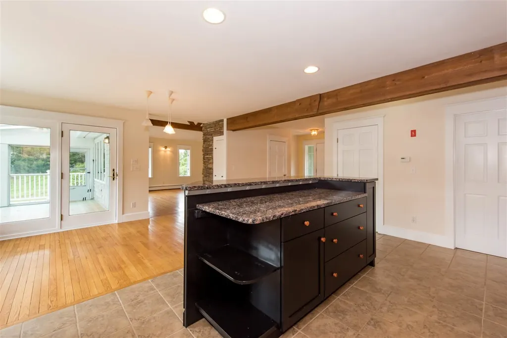 11 Hartley Farm Lane Kittery ME 03904