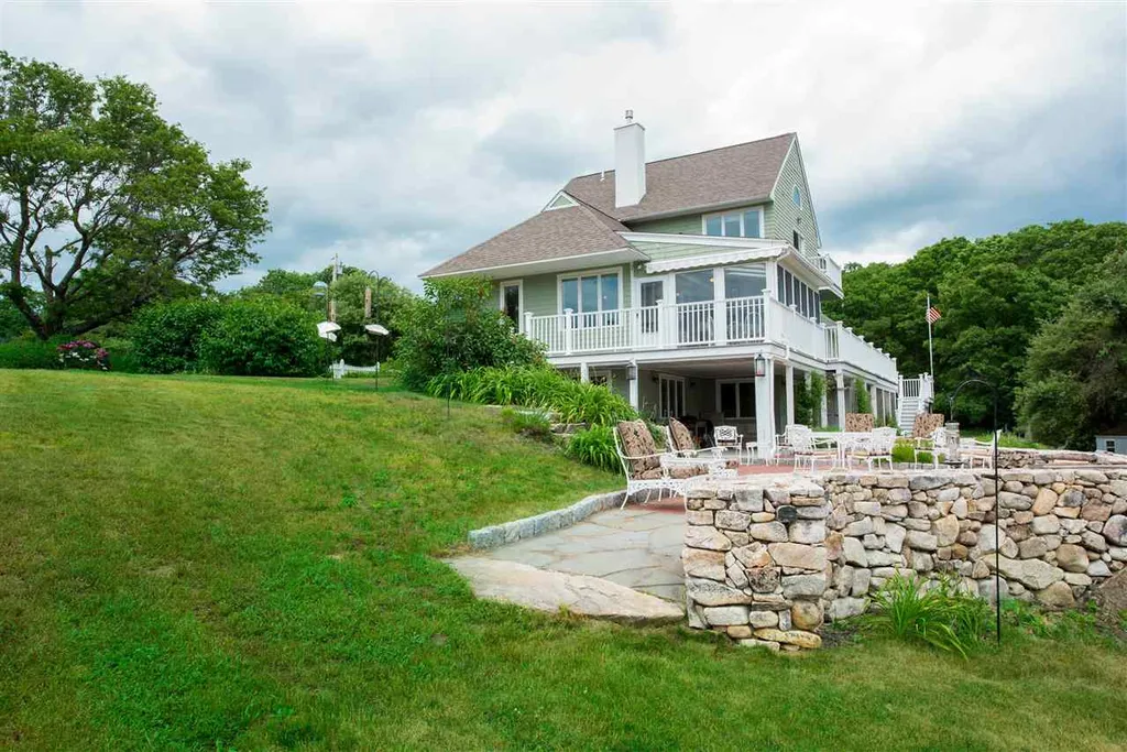 11 Hartley Farm Lane Kittery ME 03904