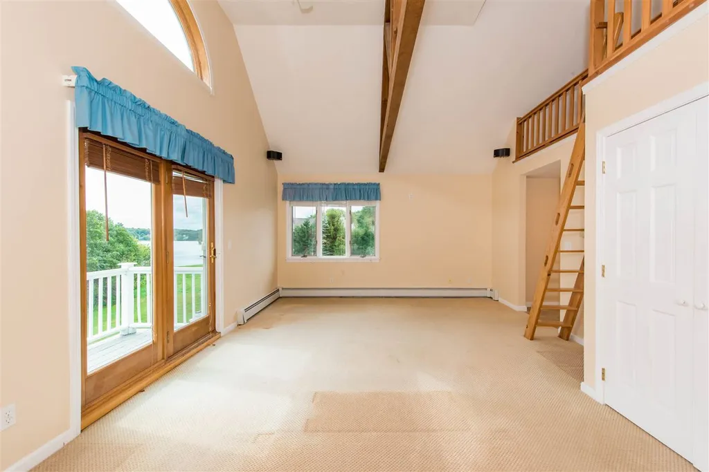 11 Hartley Farm Lane Kittery ME 03904