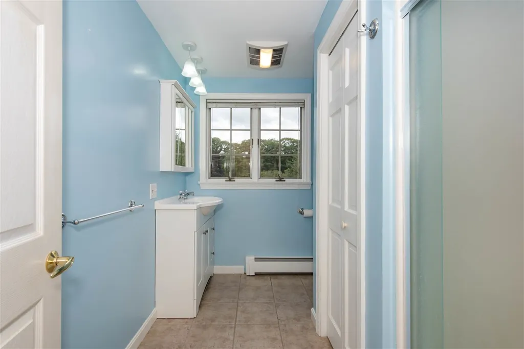 11 Hartley Farm Lane Kittery ME 03904