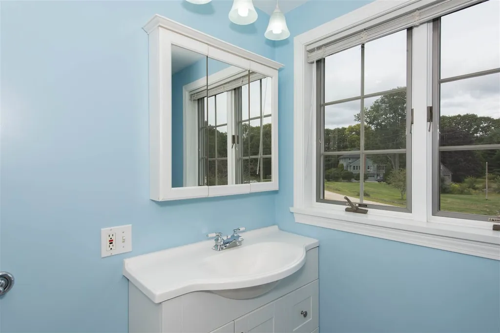 11 Hartley Farm Lane Kittery ME 03904
