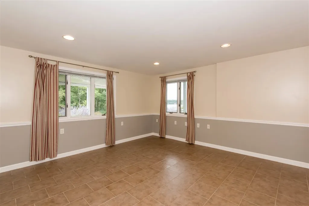 11 Hartley Farm Lane Kittery ME 03904