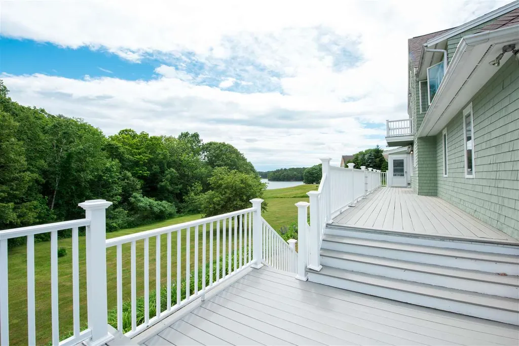 11 Hartley Farm Lane Kittery ME 03904