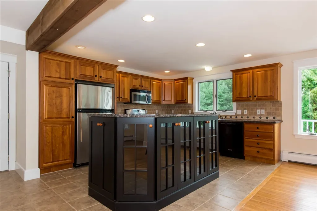 11 Hartley Farm Lane Kittery ME 03904