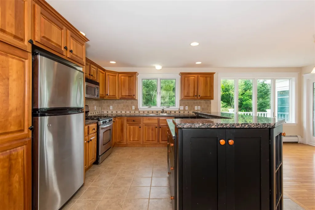 11 Hartley Farm Lane Kittery ME 03904