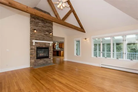 11 Hartley Farm Lane Kittery ME 03904