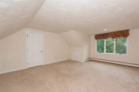 11 Hartley Farm Lane Kittery ME 03904