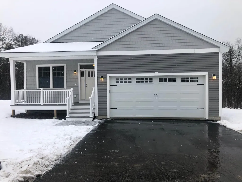 3 Blackstone Drive Raymond NH 03077