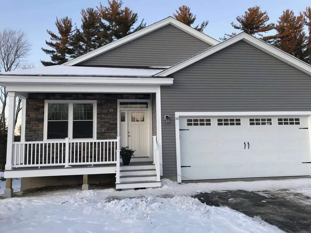 3 Blackstone Drive Raymond NH 03077