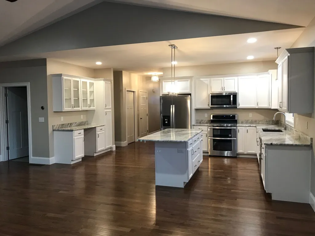 3 Blackstone Drive Raymond NH 03077