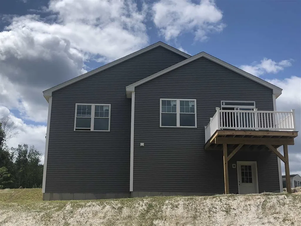 3 Blackstone Drive Raymond NH 03077