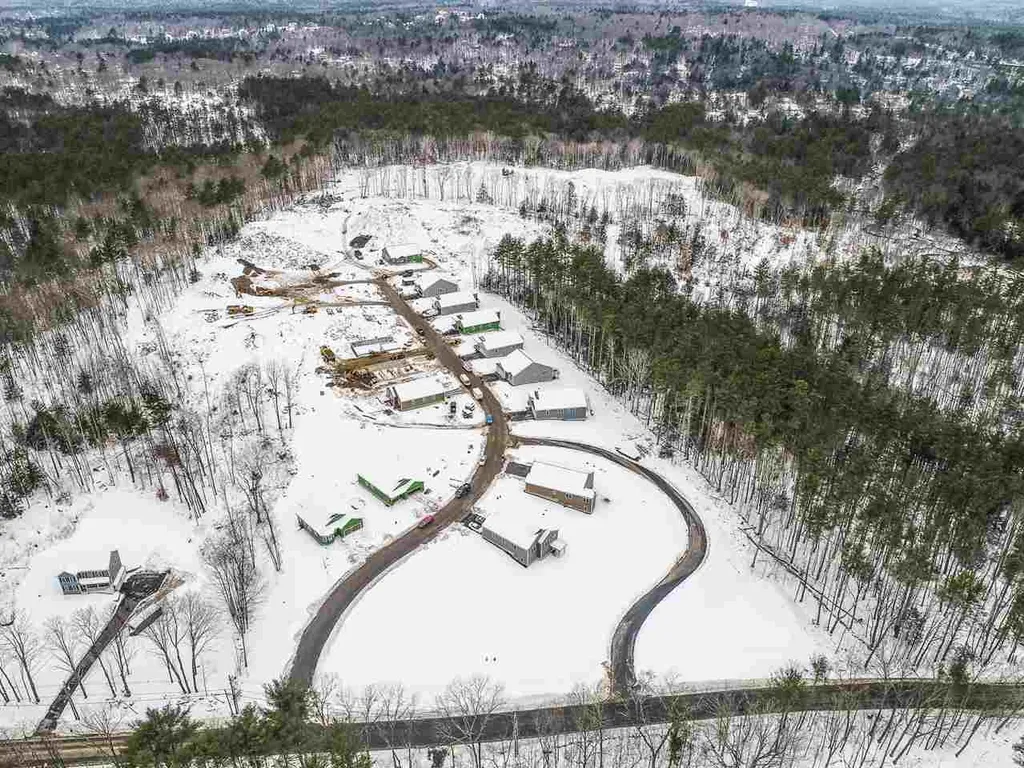 3 Blackstone Drive Raymond NH 03077