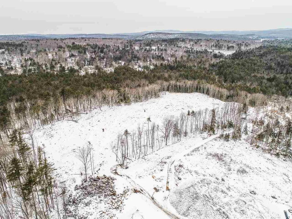 3 Blackstone Drive Raymond NH 03077