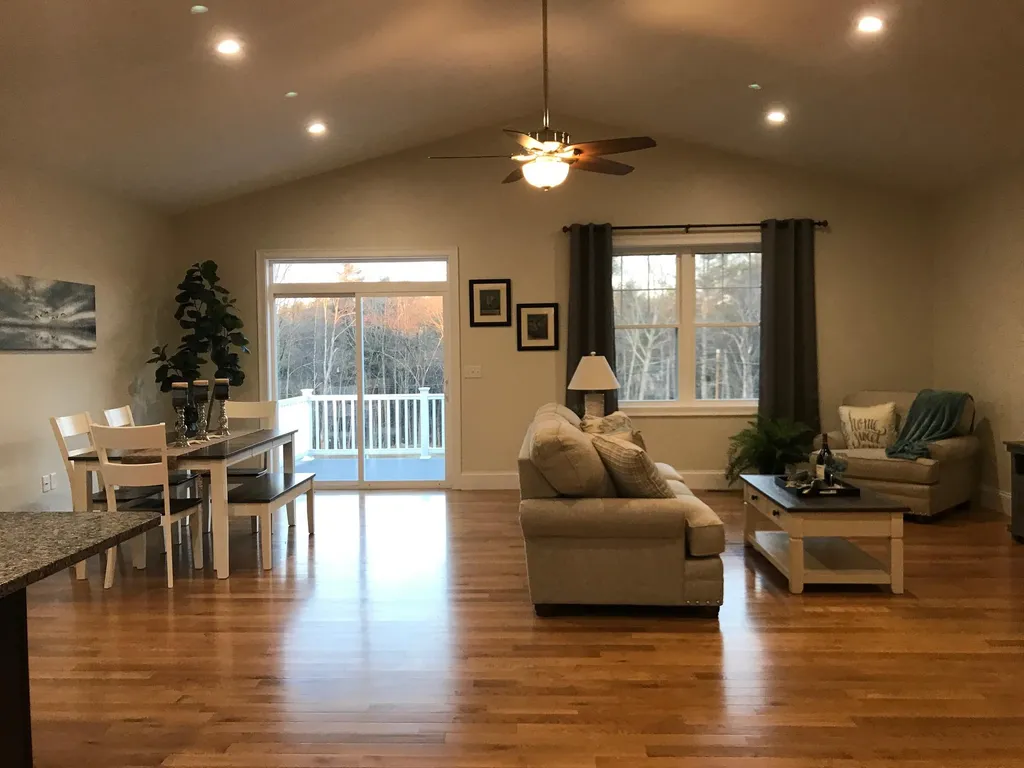 3 Blackstone Drive Raymond NH 03077