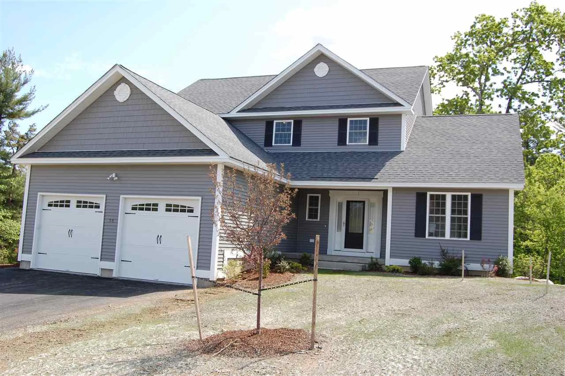 15 Laurel Landing Hudson NH 03051