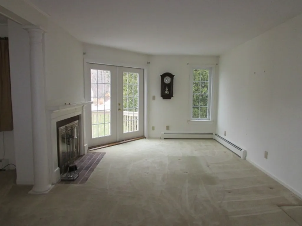 28 Windsor Square Laconia NH 03246