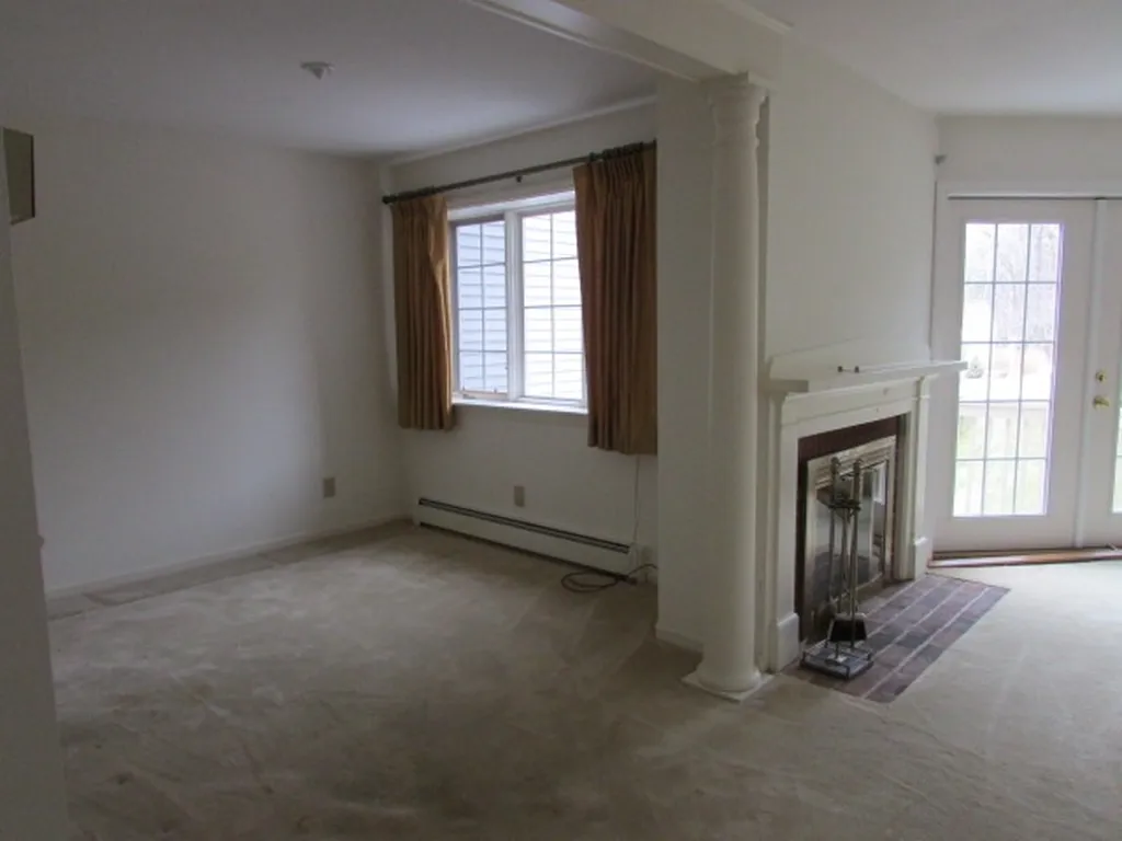 28 Windsor Square Laconia NH 03246