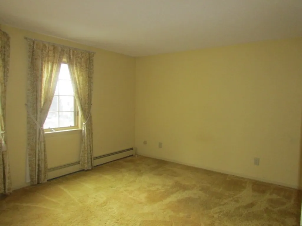 28 Windsor Square Laconia NH 03246